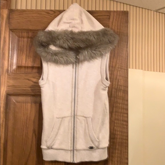 Aeropostale Sweaters - Aeropostale Fur hood Vest 🎁🎶💕💕Beautiful !!